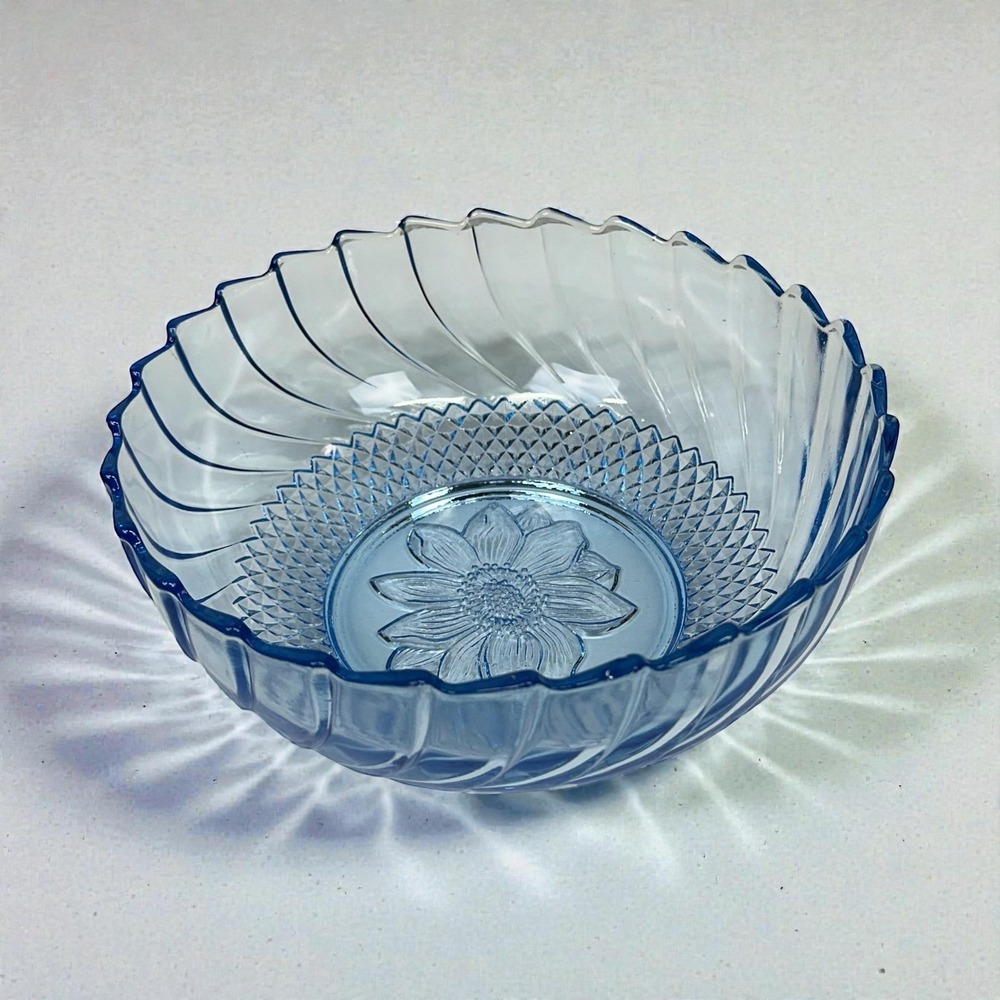 Blue Pressed Glass Serving‎ Bowl 9" Swirl Sunflower Pattern Scalloped Edge KIG